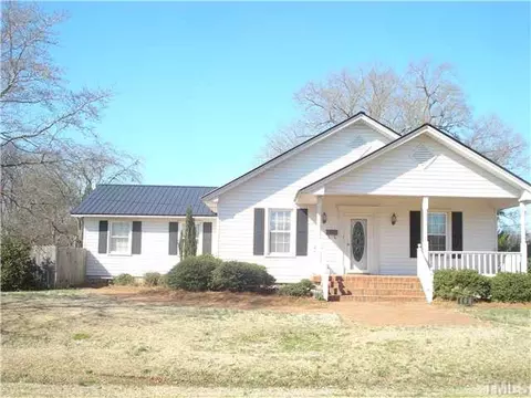 400 S 17th St, Erwin, NC 28339 photo 1