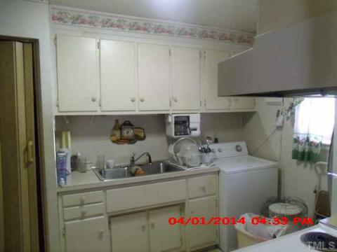 1147 Raynor St, Durham, NC 27703 photo 2
