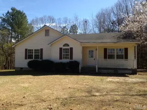 141 Memory Ln, Benson, NC 27504 photo 1