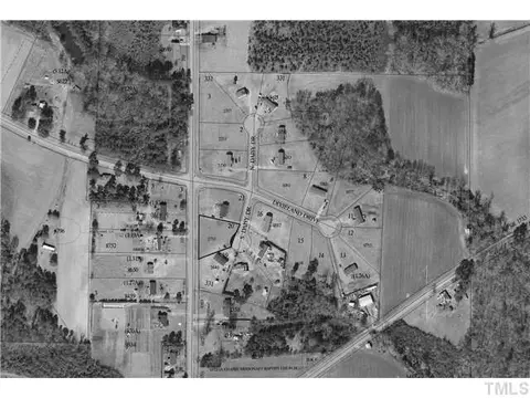 24 S Daisy Dr, Middlesex, NC 27557 photo 2