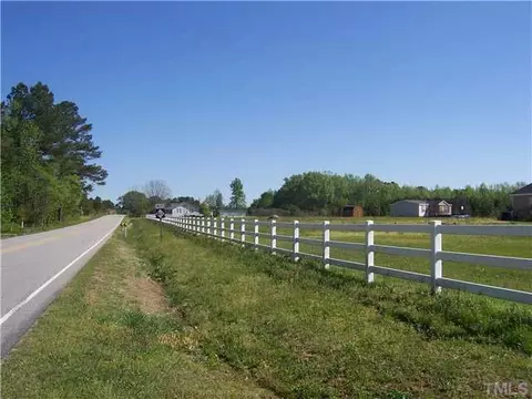 33 N Daisy Dr, Middlesex, NC 27557 photo 3