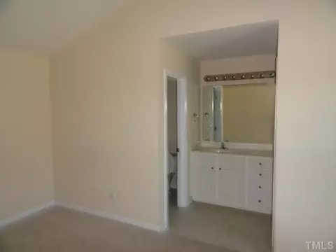 42 Ascott Cir, Smithfield, NC 27577 photo 6