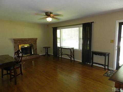 706 Queens Ave, Dunn, NC 28334 photo 4