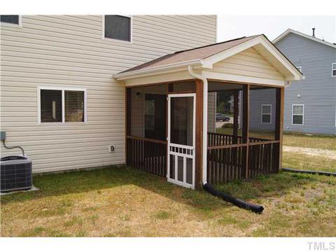 622 Chalcedony Ct, Durham, NC 27703 photo 2