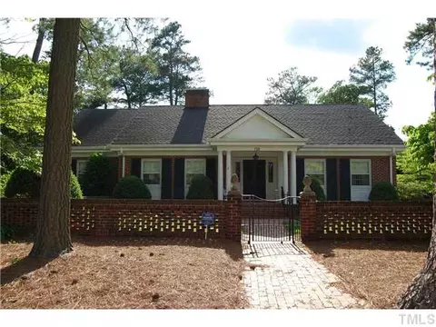 720 S First St, Smithfield, NC 27577 photo 1