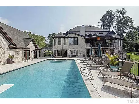 111 Devonbrook Ln, Cary, NC 27518 photo 2