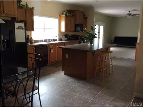 307 Butch St, Erwin, NC 28339 photo 3
