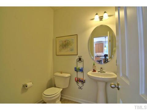 108 Oakchest Ct, Durham, NC 27703 photo 9