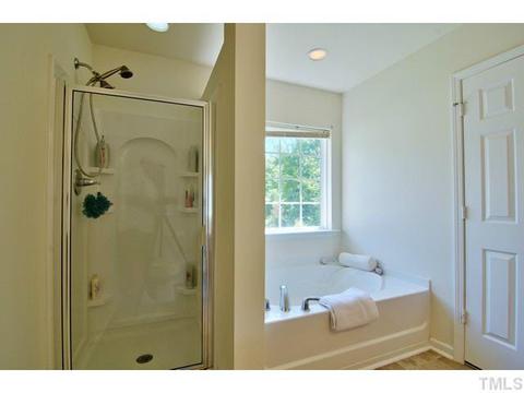 108 Oakchest Ct, Durham, NC 27703 photo 12