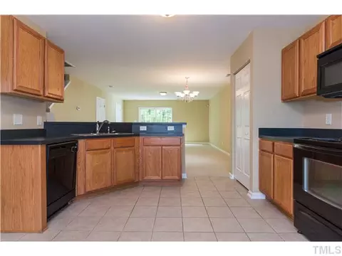 2006 Raj Dr, Durham, NC 27703 photo 9