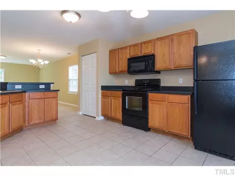 2006 Raj Dr, Durham, NC 27703 photo 8