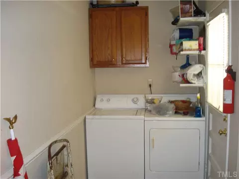 102 Beale St, Dunn, NC 28334 photo 3