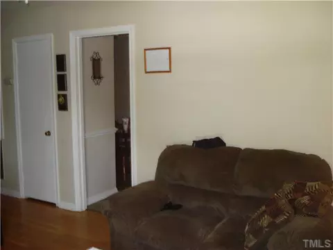102 Beale St, Dunn, NC 28334 photo 2