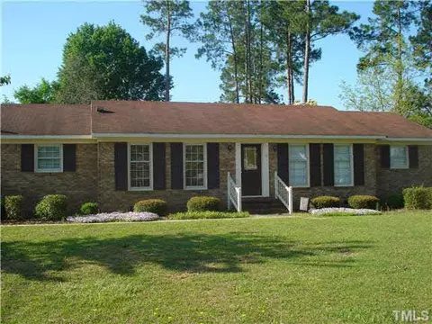 704 Westbrook Ave, Dunn, NC 28334 photo 1