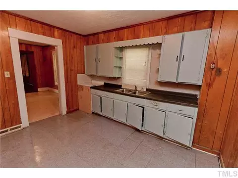 216 N Maple St, Durham, NC 27703 photo 4
