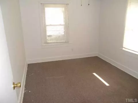 911 E Pope St, Dunn, NC 28334 photo 7