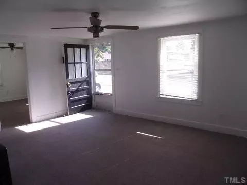 911 E Pope St, Dunn, NC 28334 photo 5