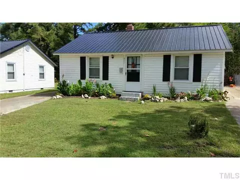 911 E Pope St, Dunn, NC 28334 photo 1