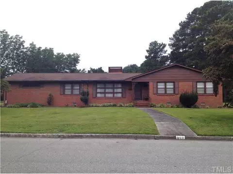 808 S Crescent Dr, Smithfield, NC 27577 photo 1