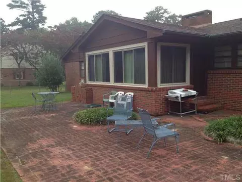 808 S Crescent Dr, Smithfield, NC 27577 photo 4