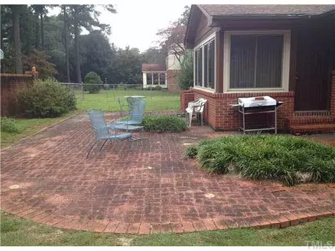 808 S Crescent Dr, Smithfield, NC 27577 photo 3