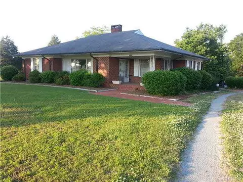 2025 Cane Mill Rd, Coats, NC 27521 photo 3