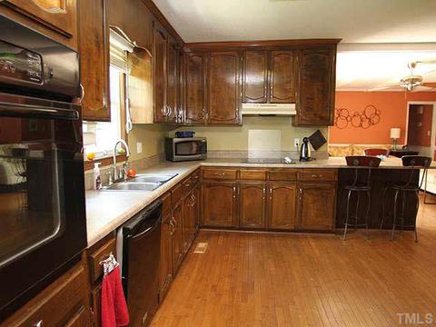 89 W Watson Rd, Benson, NC 27504 photo 2