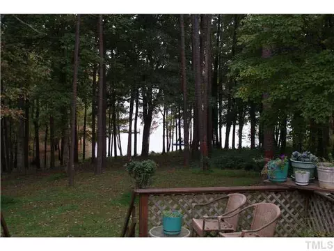 161 E Terry Ln, Henderson, NC 27537 photo 2