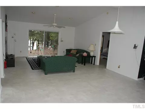 161 E Terry Ln, Henderson, NC 27537 photo 9