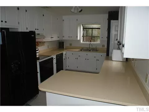 161 E Terry Ln, Henderson, NC 27537 photo 4