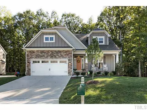 8 Persimmon Ct, Durham, NC 27712 photo 1