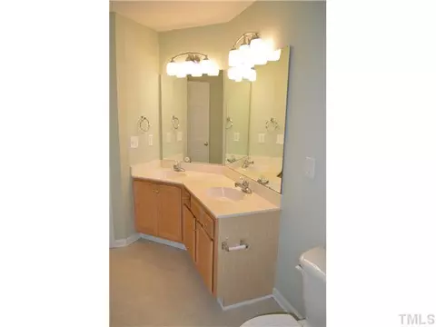 47 Signet Dr, Durham, NC 27704 photo 16