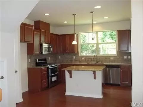 108 Constitution Dr, Durham, NC 27705 photo 2