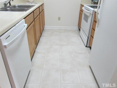100 Forest Oaks Dr, Durham, NC 27705 photo 5