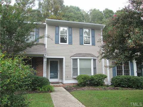 100 Forest Oaks Dr, Durham, NC 27705 photo 1