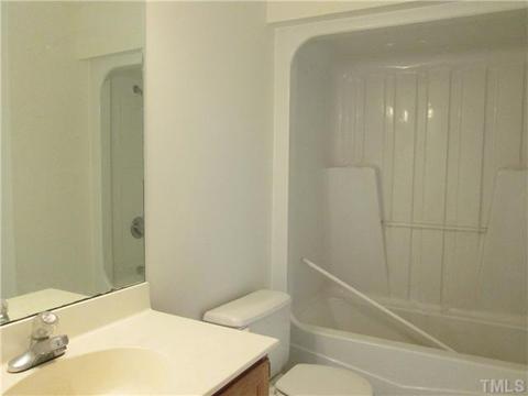 100 Forest Oaks Dr, Durham, NC 27705 photo 9