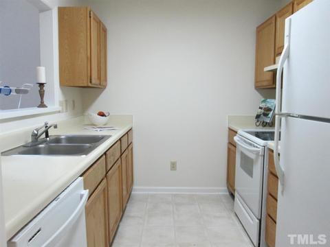 100 Forest Oaks Dr, Durham, NC 27705 photo 4