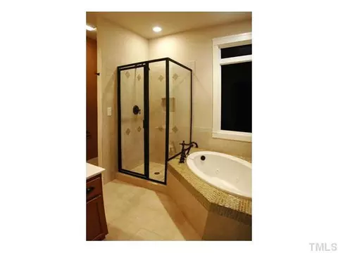 1007 Northampton Rd, Durham, NC 27707 photo 2