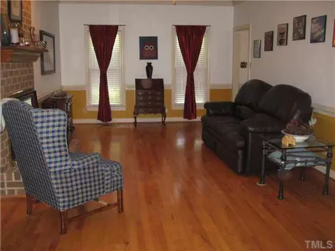 4023 Crown Hill Dr, Durham, NC 27707 photo 2