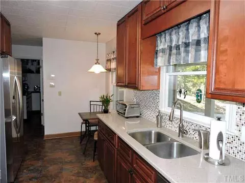 4209 Malvern Rd, Durham, NC 27707 photo 3