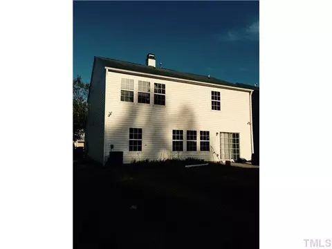 810 Pebblestone Dr, Durham, NC 27703 photo 2