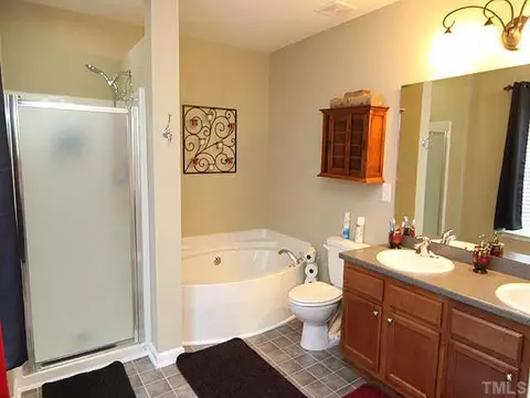 304 Ashburn Ln, Durham, NC 27703 photo 8