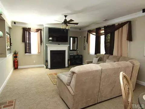 304 Ashburn Ln, Durham, NC 27703 photo 6