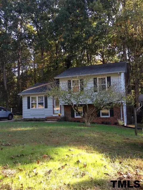 1105 Mockingbird Dr, Raleigh, NC 27609 photo 2