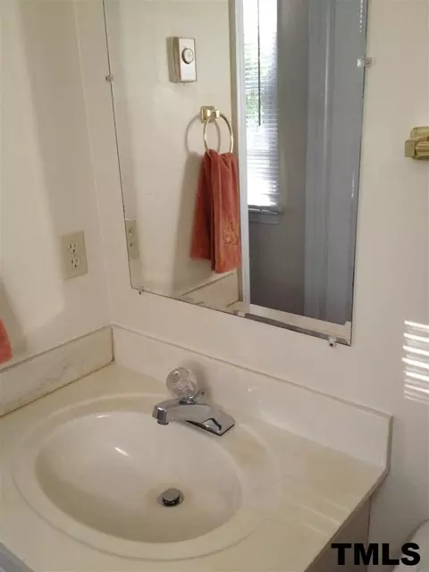 1105 Mockingbird Dr, Raleigh, NC 27609 photo 14