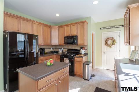 121 Murray Hill Dr, Durham, NC 27712 photo 4