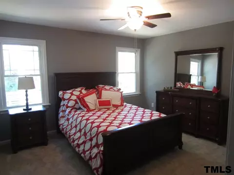 202 Pine View Dr, Erwin, NC 28339 photo 2