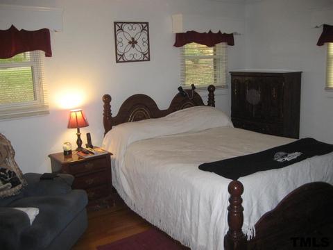 706 Lindley Dr, Durham, NC 27703 photo 10