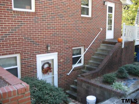 706 Lindley Dr, Durham, NC 27703 photo 4