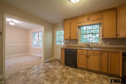 609 E Park St, Cary, NC 27511 photo 6